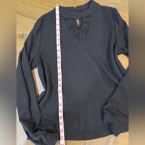 SHEIN Elegant Black Lace Detail Blouse - Picture 7 of 11